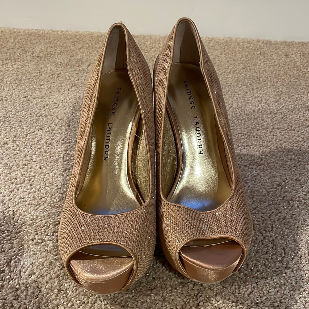 Chinese Landry / LF gold heels size 7.5